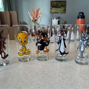 vintage pepsi looney tunes glasses 1973-set of 5 in mint condition